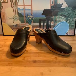 American Apparel Black Leather Clogs